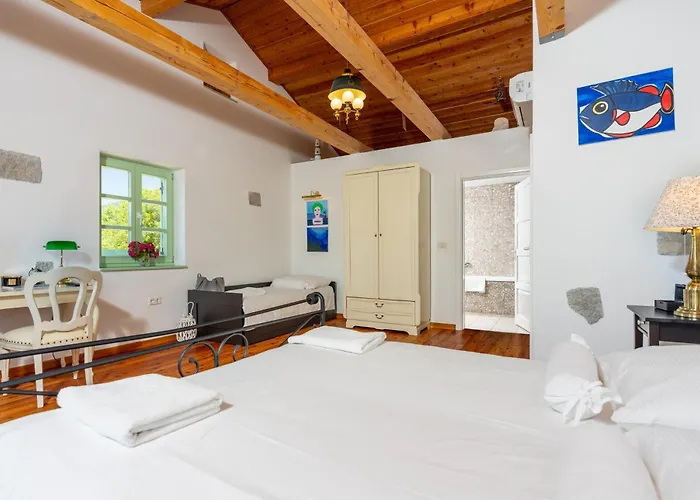 Villa Tribalj Villa *