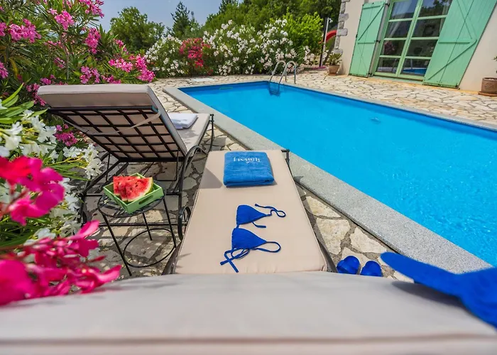 Villa Tribalj Villa *