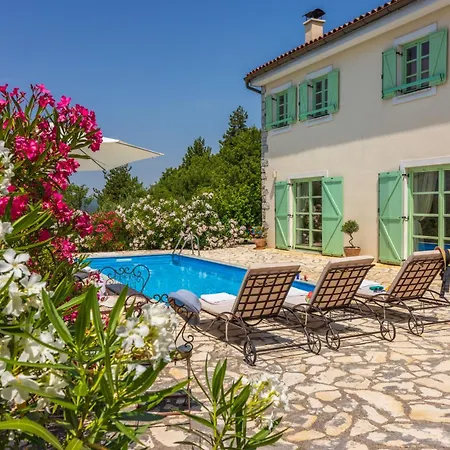 فيلة Villa Tribalj *