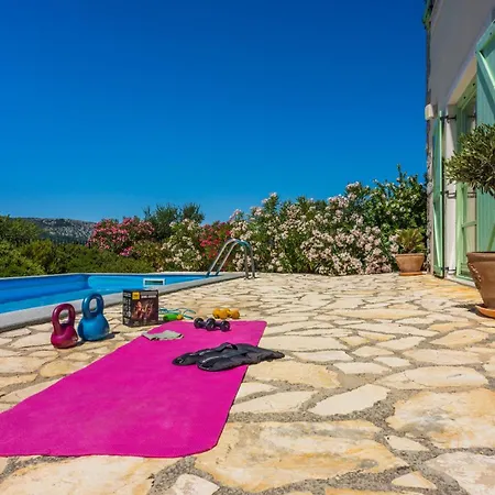 Villa Tribalj فيلة