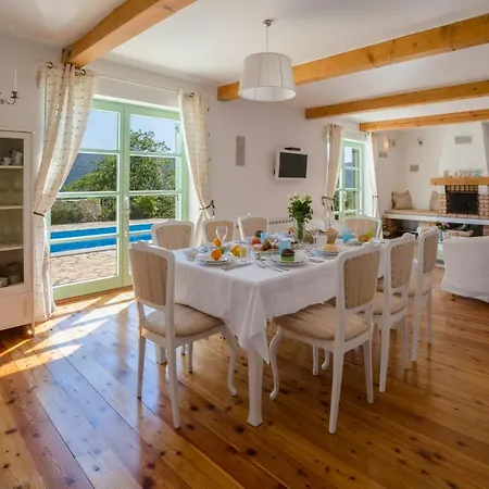 Villa Tribalj *