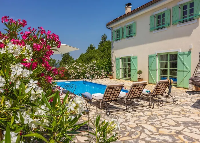 فيلة Villa Tribalj *