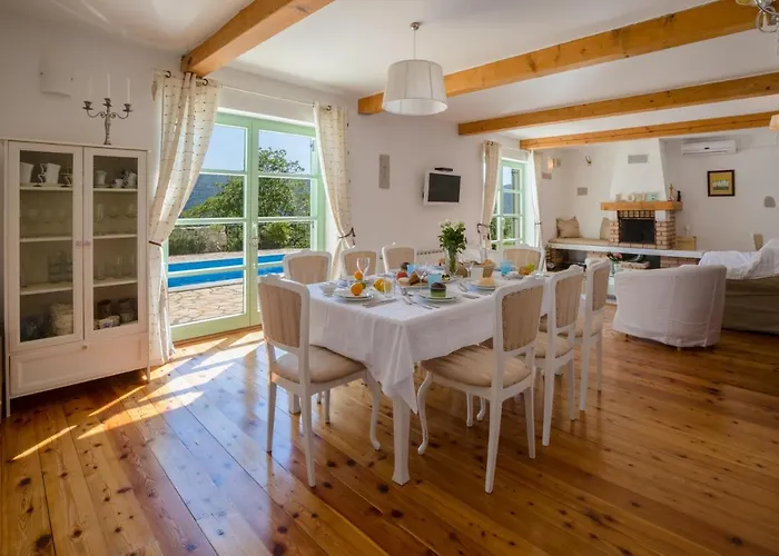Villa Tribalj *